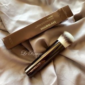 Hourglass Vanish foundation brush